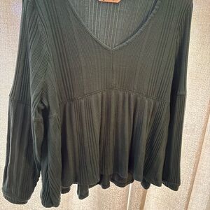 SO Green Ribbed V-Neck Peplum Long-Sleeve Top